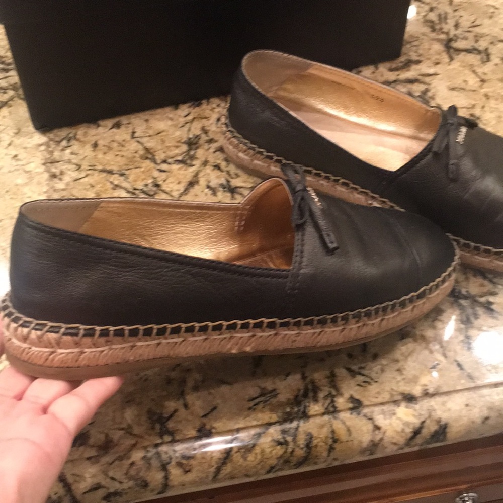 Prada ladies espadrilles size 391/2 black leather - Picture 2 of 8